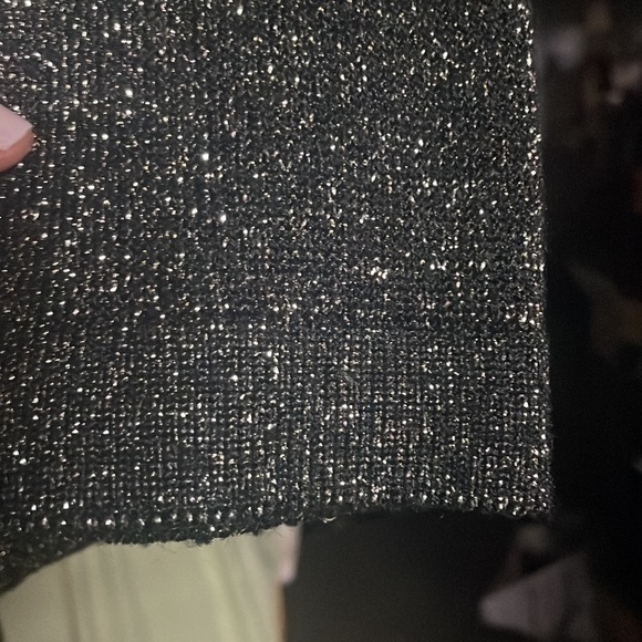 Adorable black and gold sweater - Picture 5 of 6